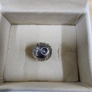 PANDORA Disney Star Wars LFL Death Star Clip